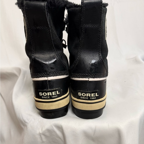 Sorel Black and Cream Winter Boots - Picture 2 of 6